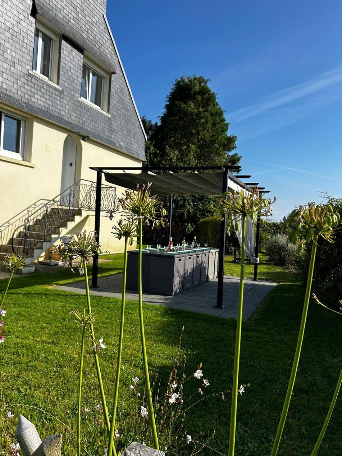 Maison Familiale Ferienhaus Plonéour-Lanvern